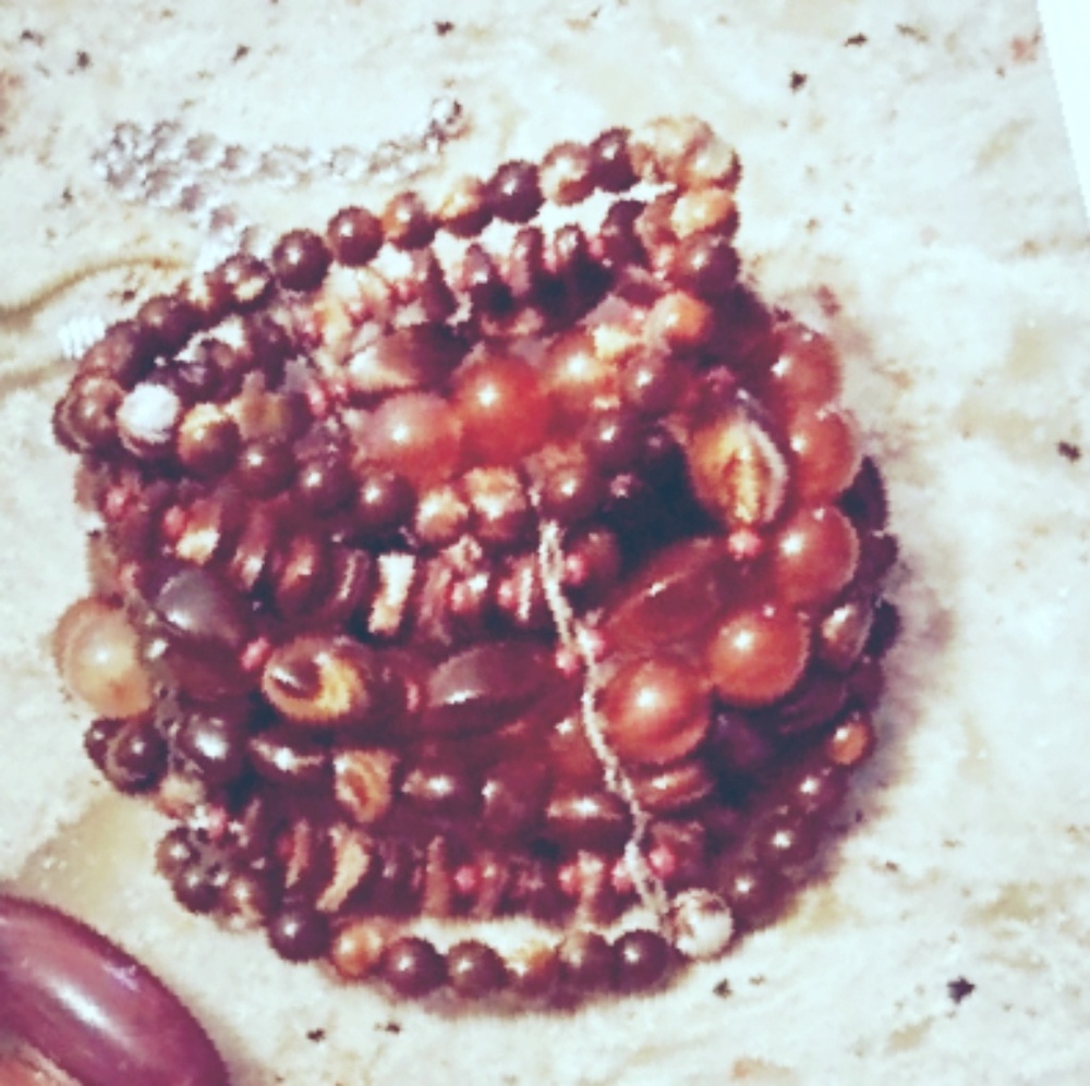 7" stretch layered beaded bracelet. GUC.